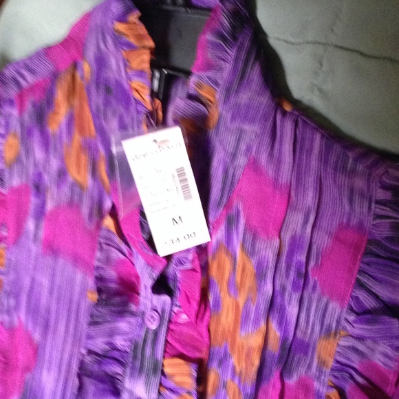 Beautiful New Dress Barn size m blouse - Picture 5 of 5